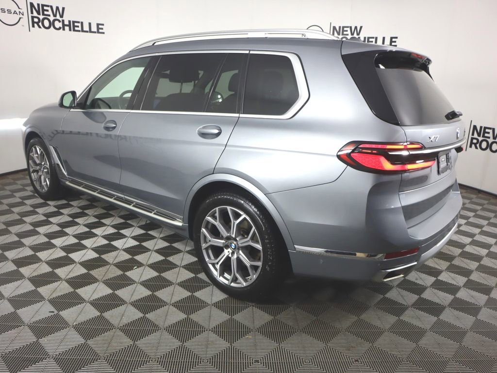Used 2024 BMW X7 xDrive40i w/ Climate Comfort Package image 8