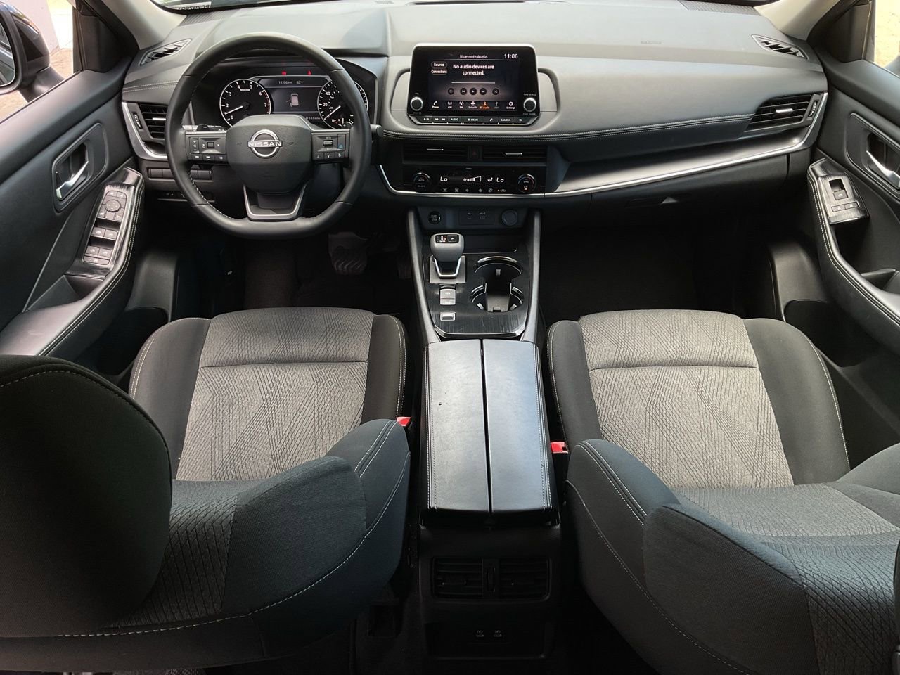 Used 2025 Nissan Rogue SV image 20