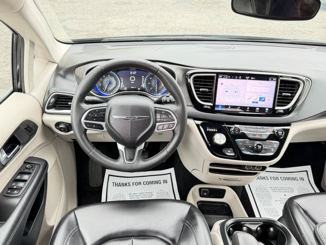 Used 2023 Chrysler Pacifica Touring-L FWD image 30