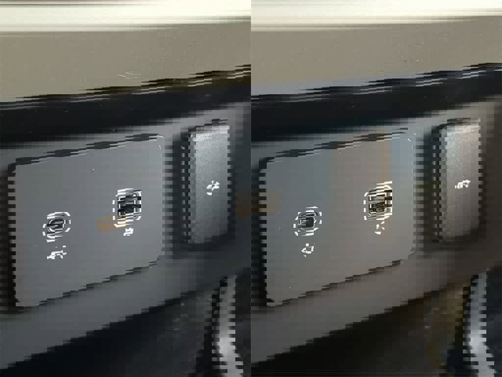 Used 2022 Land Rover Defender 110 SE image 30