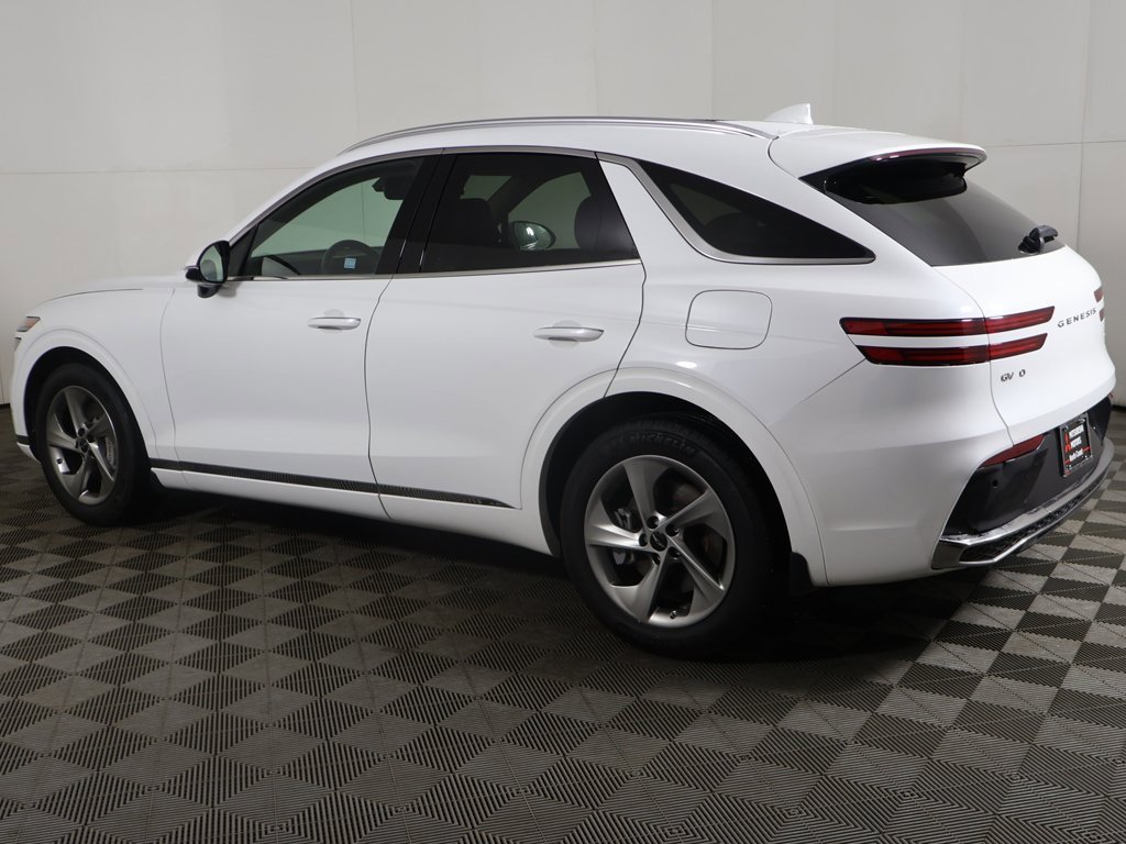 Used 2026 Genesis GV70 2.5T Select image 14