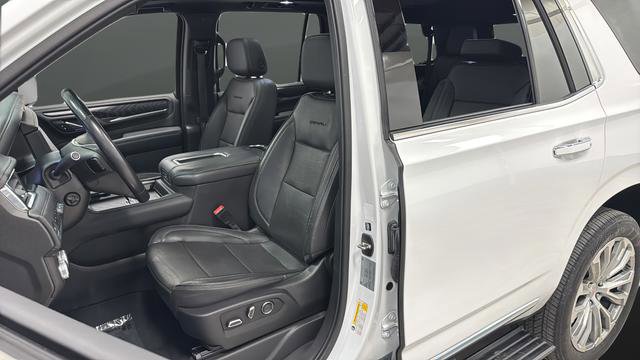 Used 2021 GMC Yukon Denali w/ Denali Premium Package image 9