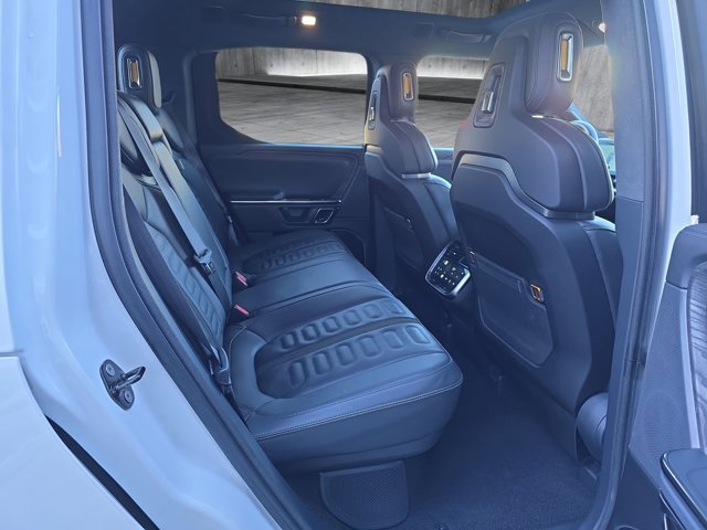 Used 2022 Rivian R1T Adventure image 11