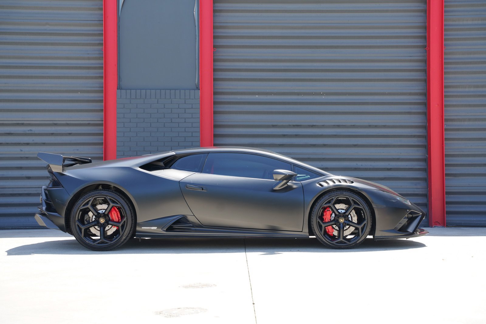 Used 2021 Lamborghini Huracan EVO RWD image 6