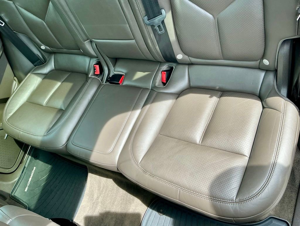 Used 2018 Porsche Cayenne AWD/4WD image 28