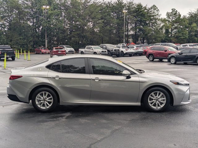 Used 2025 Toyota Camry LE image 8