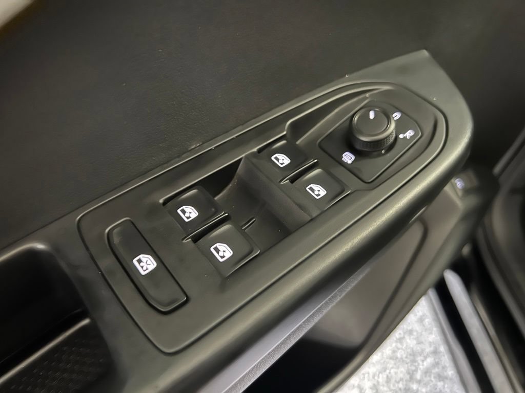 Used 2022 Volkswagen Taos S AWD/4WD image 38