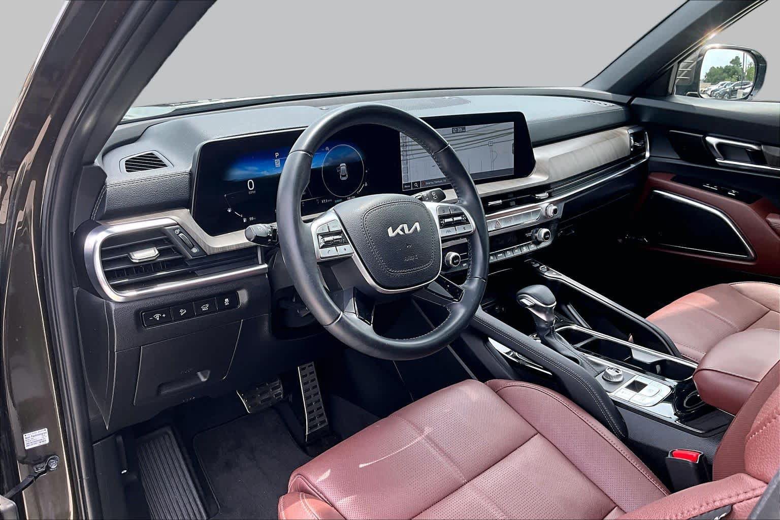 Used 2024 Kia Telluride SX FWD image 16