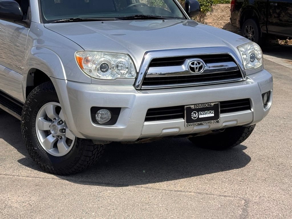 Used 2007 Toyota 4Runner SR5 AWD/4WD image 3