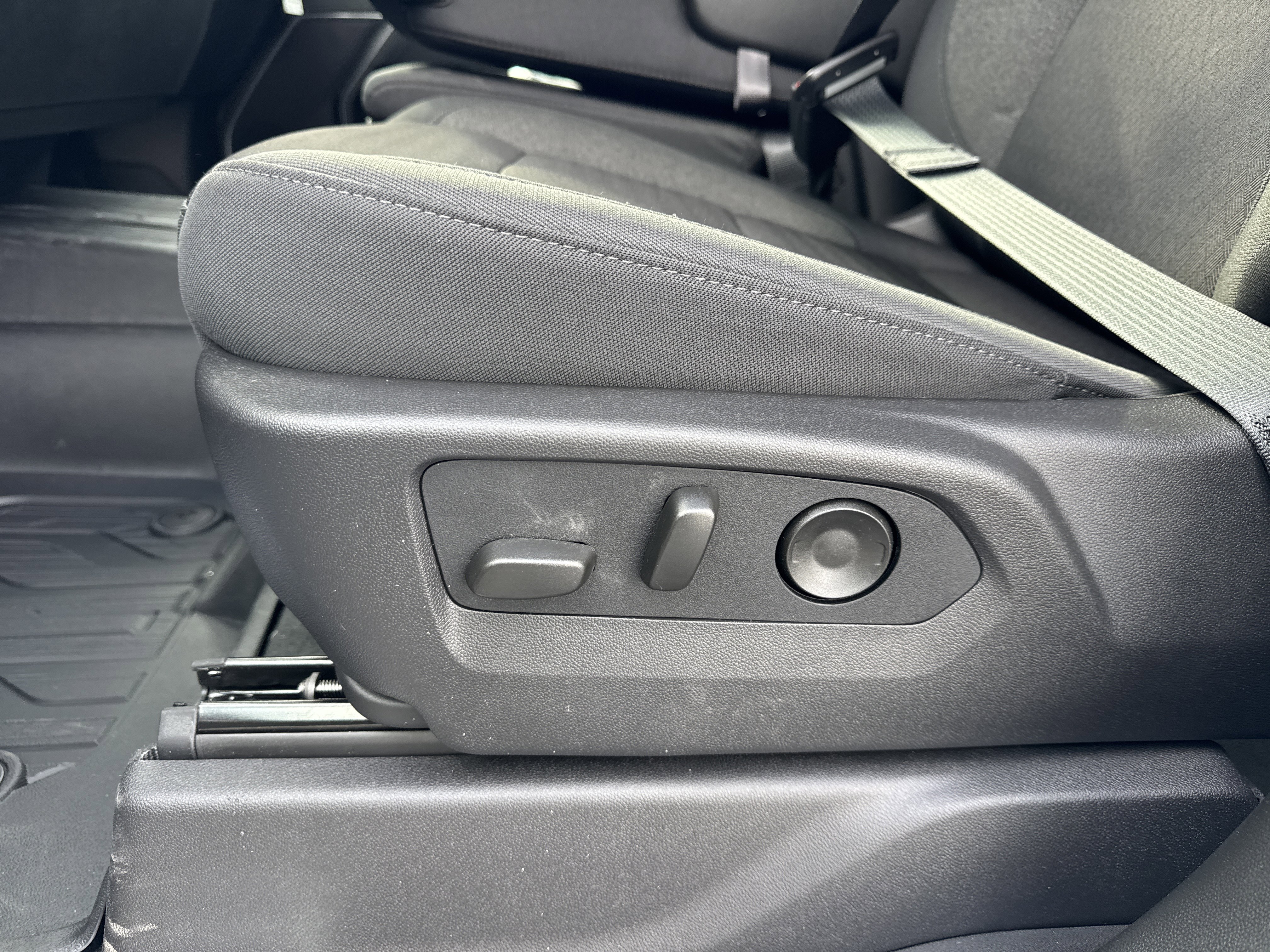 New 2026 GMC Sierra 2500 SLE w/ Preferred Package image 25