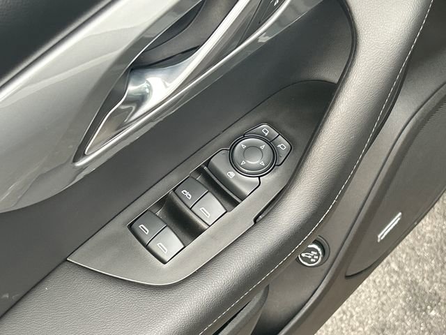 Used 2019 Chevrolet Blazer LT w/ Sun and Wheels Package image 12