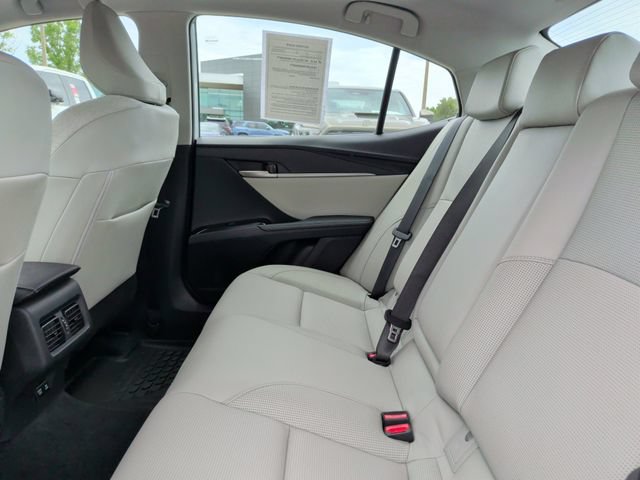 Used 2025 Toyota Camry XLE FWD image 31