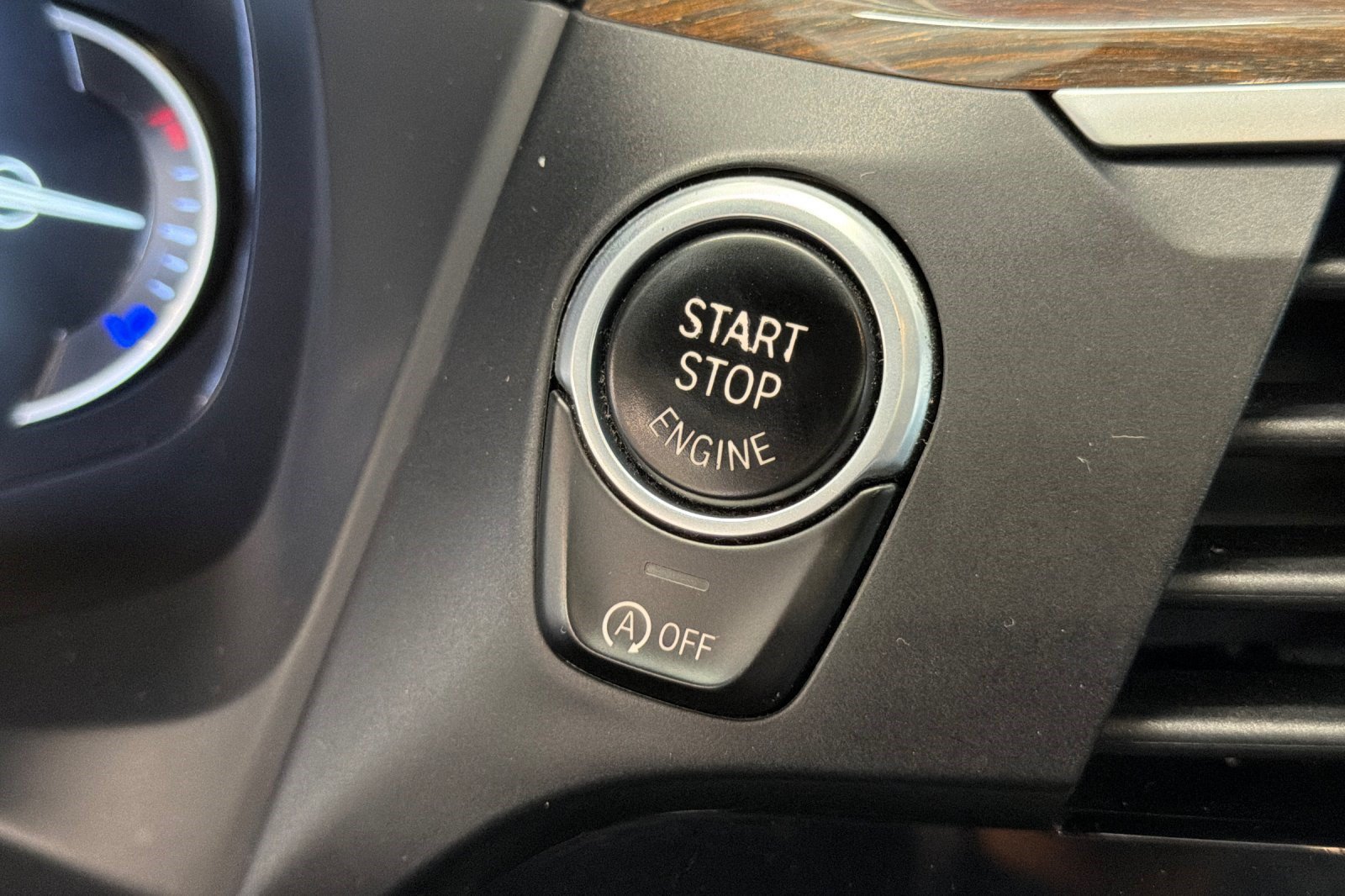 Used 2019 BMW X4 xDrive30i AWD/4WD image 17