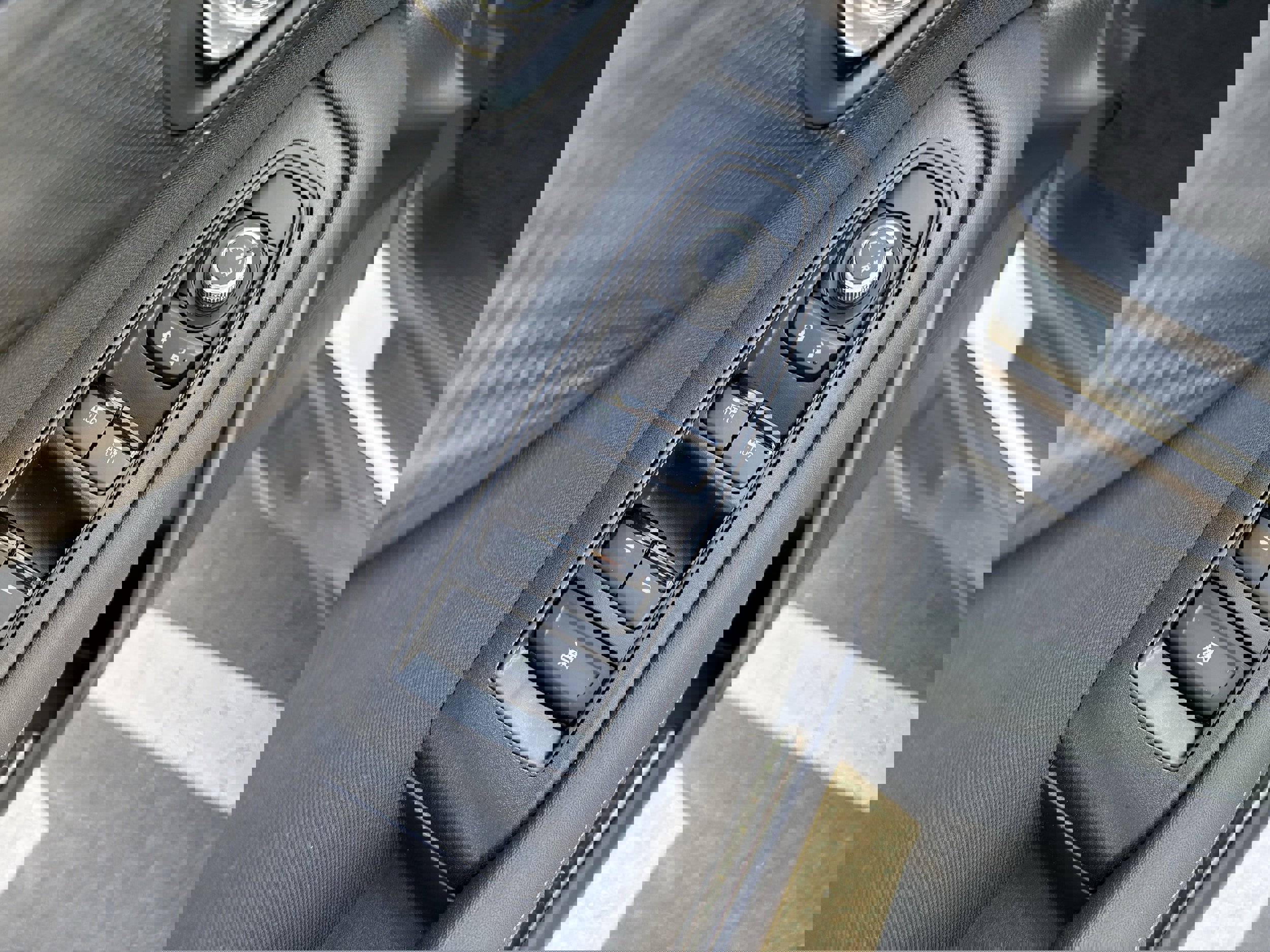 Certified 2025 Subaru Outback Premium image 26