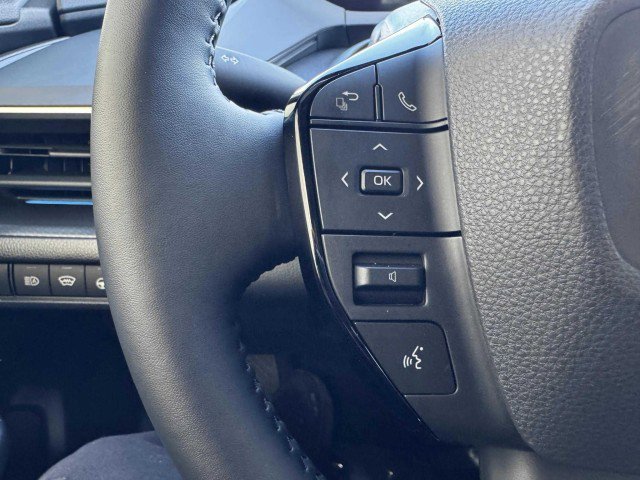 Used 2025 Toyota Prius image 25