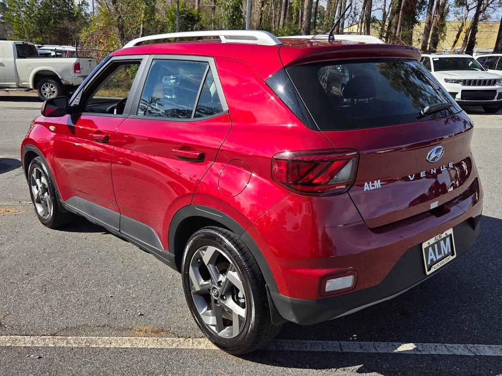 Used 2025 Hyundai Venue SEL image 10