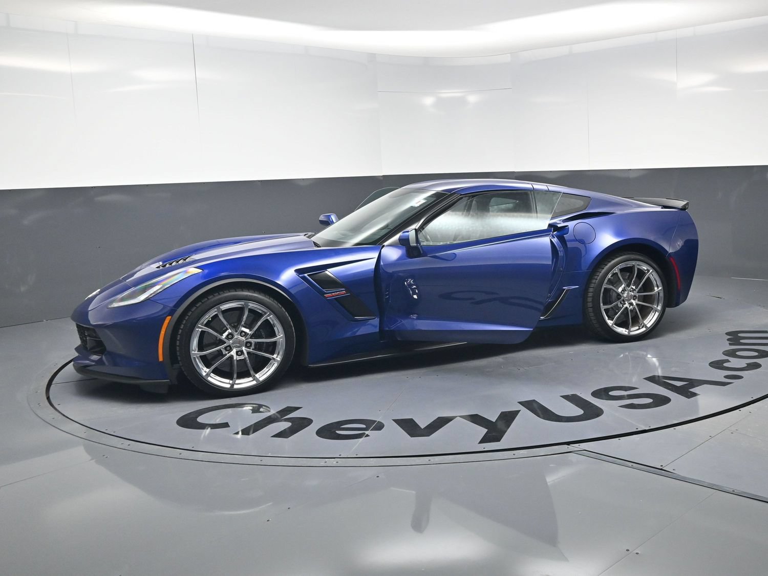 Used 2018 Chevrolet Corvette Grand Sport RWD image 21