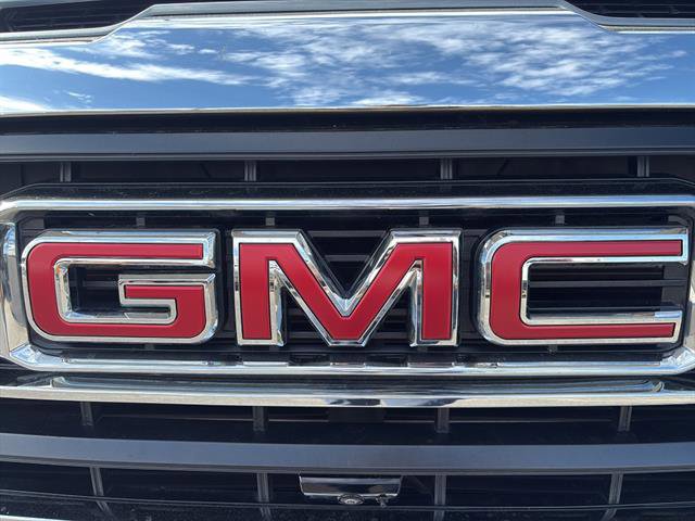 Used 2025 GMC Sierra 2500 SLE w/ SLE Value Package; AWD/4WD image 11