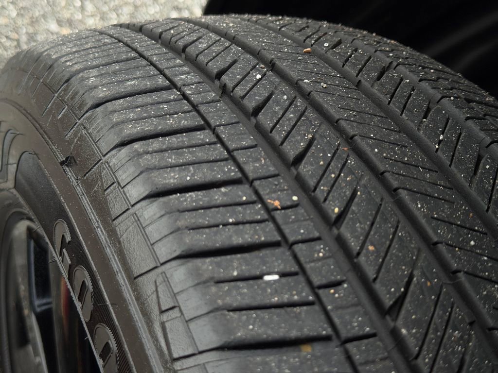 Certified 2025 Toyota Corolla Cross Hybrid Nightshade w/ Moonroof Package image 28