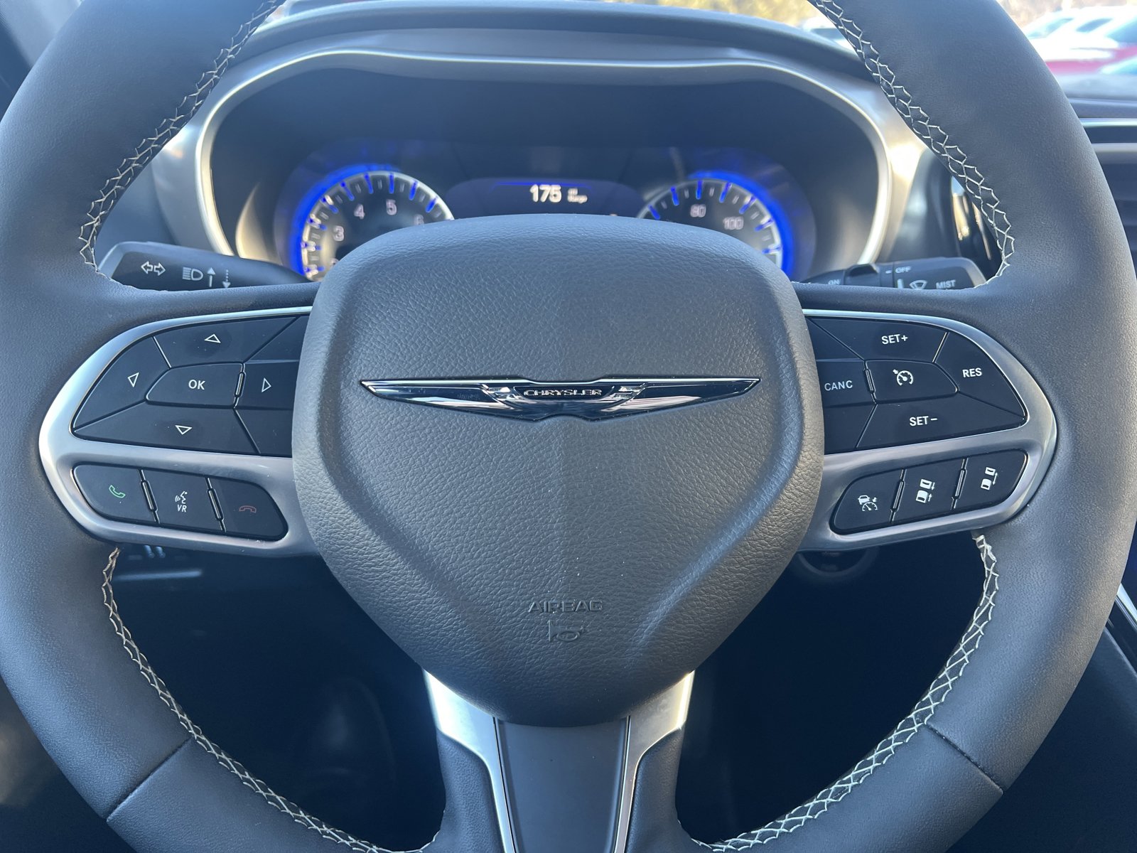 Certified 2026 Chrysler Pacifica Select image 10