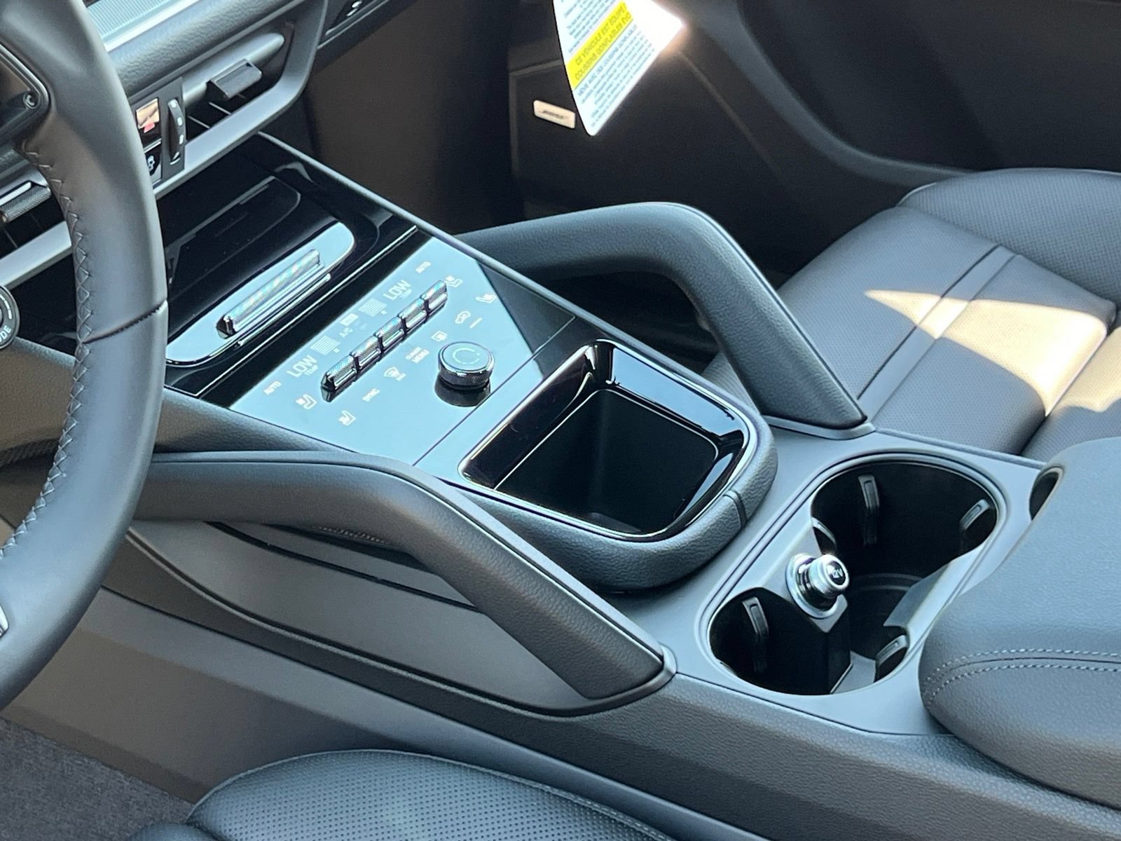New 2026 Porsche Cayenne Coupe AWD/4WD image 31