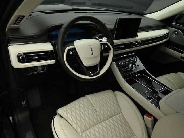 Certified 2023 Lincoln Aviator Black Label image 9