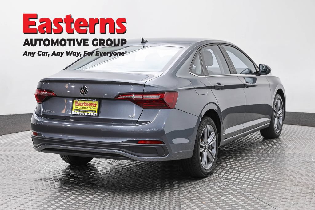 Used 2024 Volkswagen Jetta SE FWD image 6