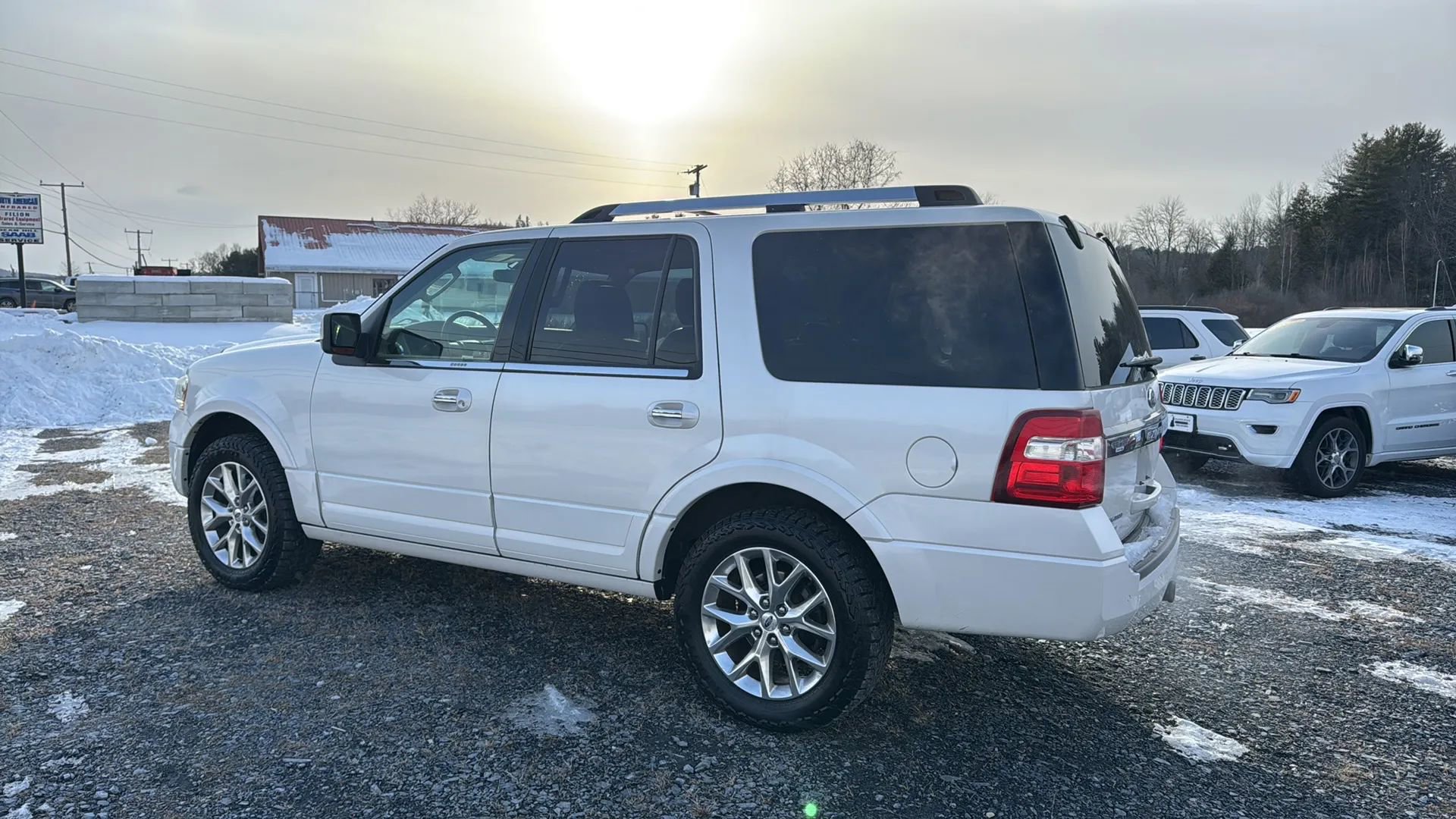 Used 2015 Ford Expedition Limited w/ Equipment Group 301A AWD/4WD image 4