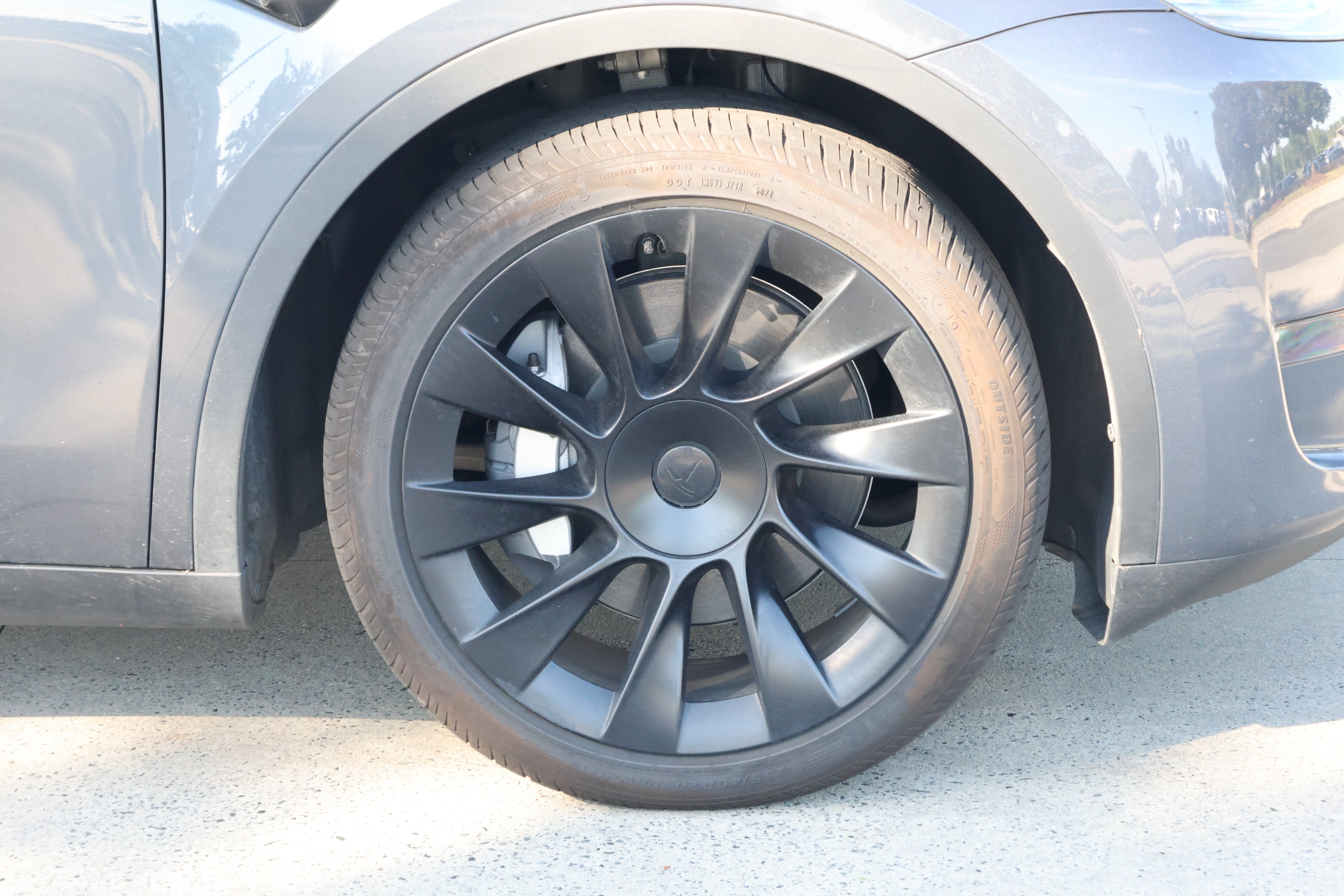 Used 2023 Tesla Model Y AWD image 11
