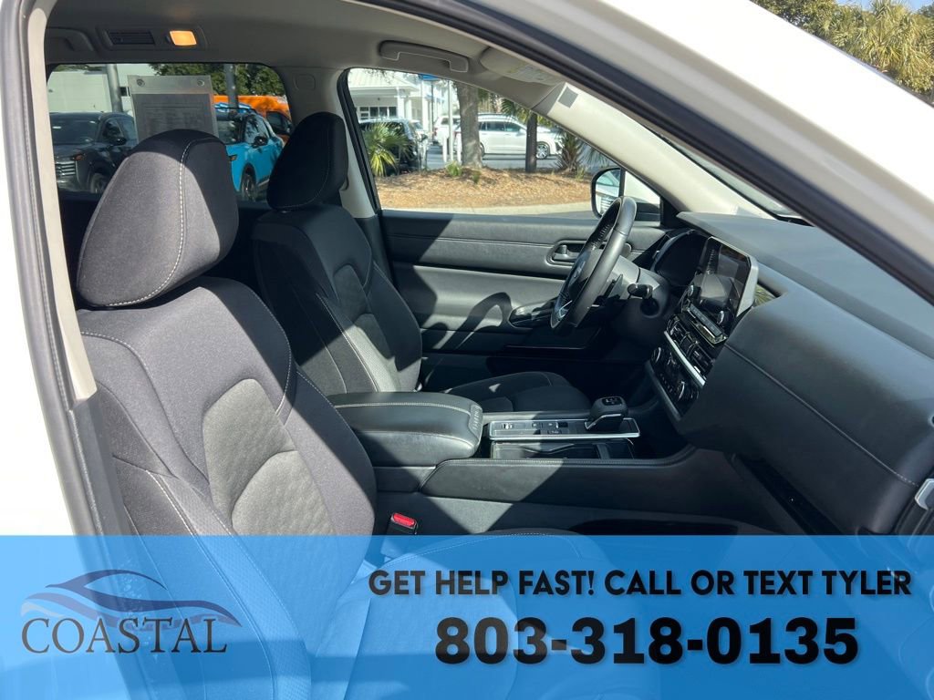 Used 2024 Nissan Pathfinder SV image 25
