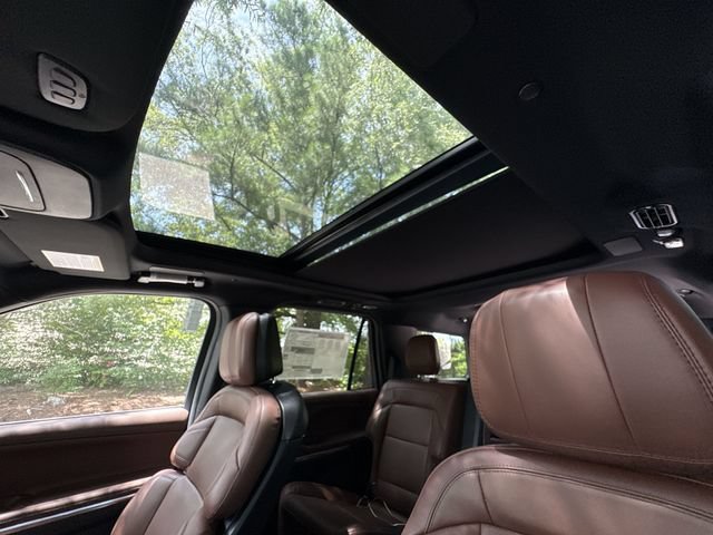 New 2027 Lincoln Navigator Reserve AWD/4WD image 22
