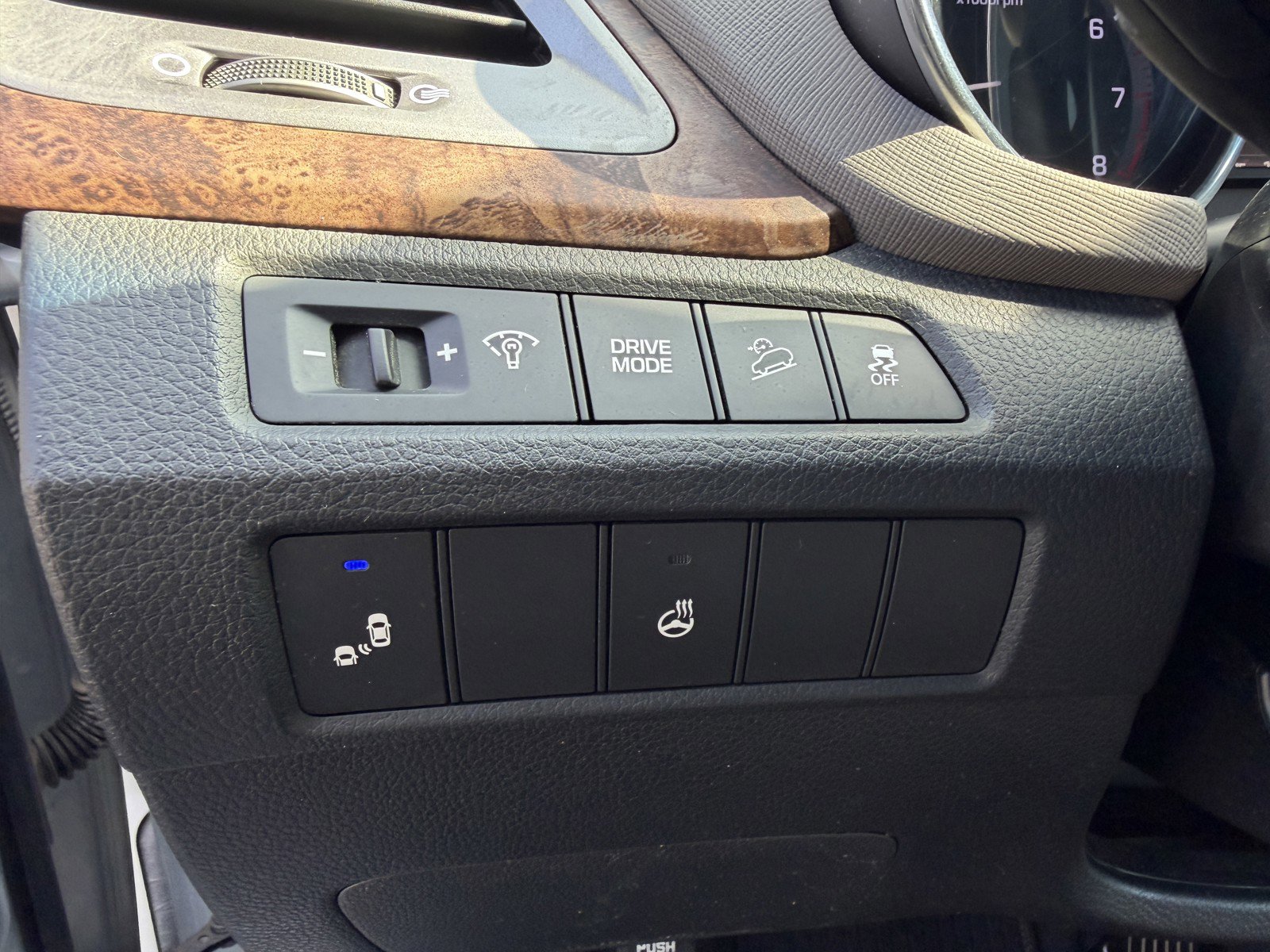 Used 2018 Hyundai Santa Fe Sport image 31