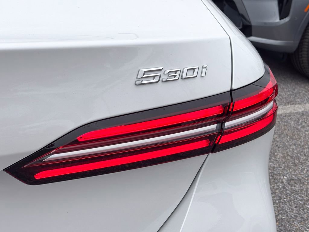 New 2026 BMW 530i xDrive w/ Premium Package image 7