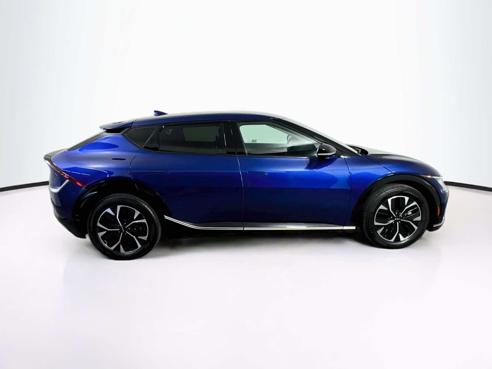 Used 2023 Kia EV6 Wind w/ Wind Technology Package AWD/4WD image 8