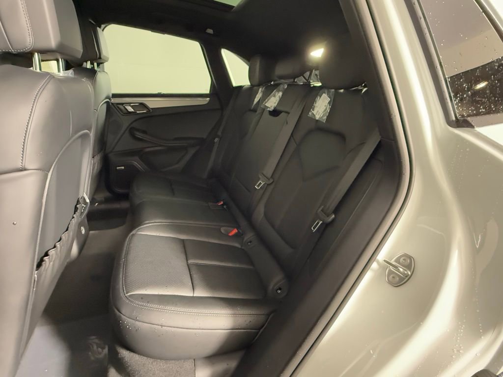 New 2026 Porsche Macan image 24