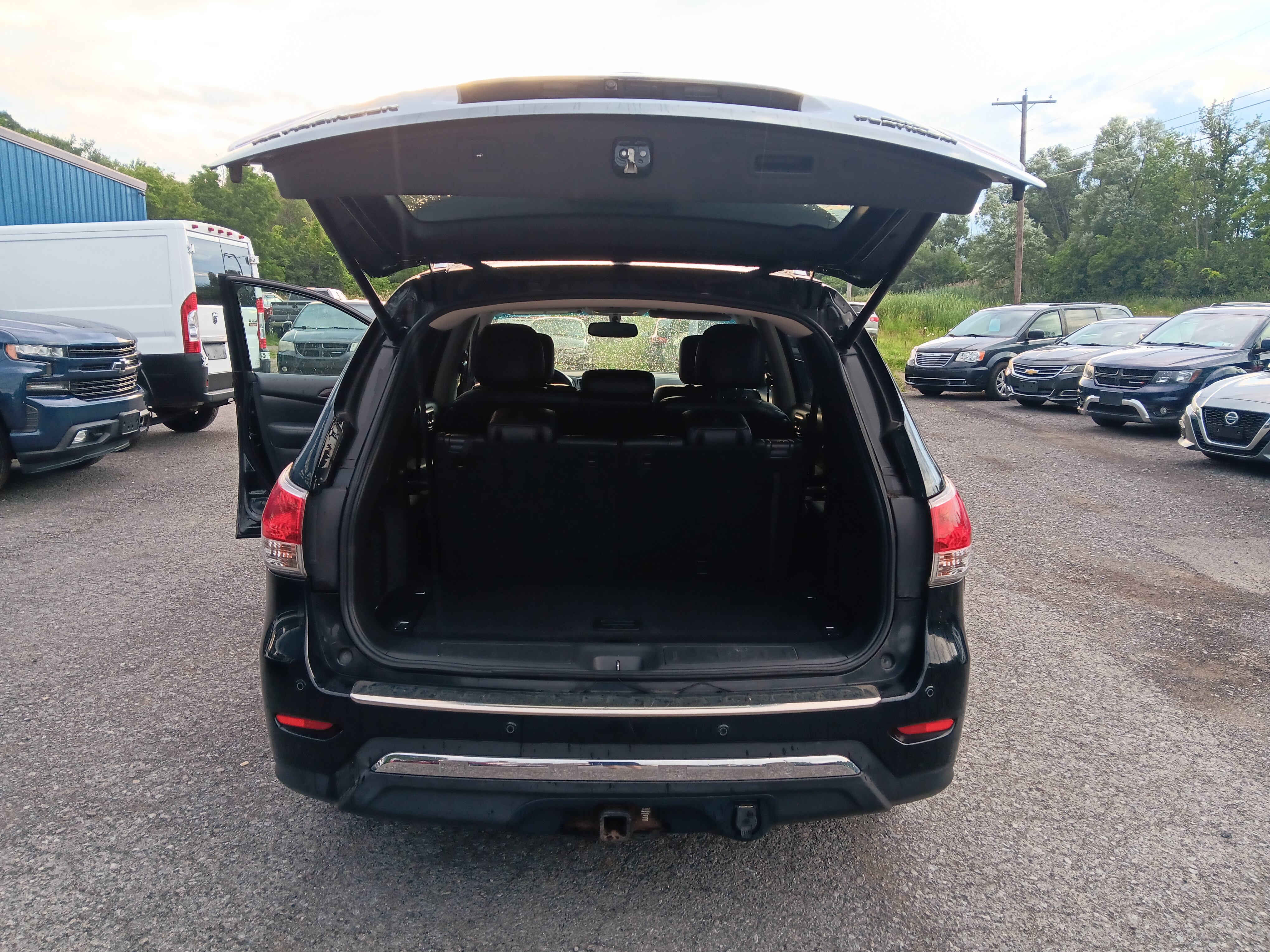 Used 2014 Nissan Pathfinder Platinum w/ Platinum Premium Package AWD/4WD image 4