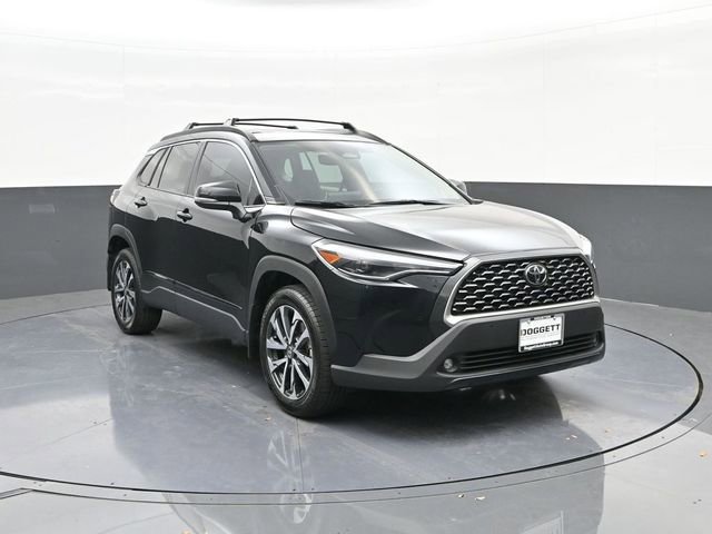 Used 2024 Toyota Corolla Cross XLE w/ Convenience Package image 22