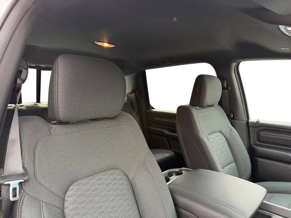New 2026 RAM 1500 Express AWD/4WD image 29