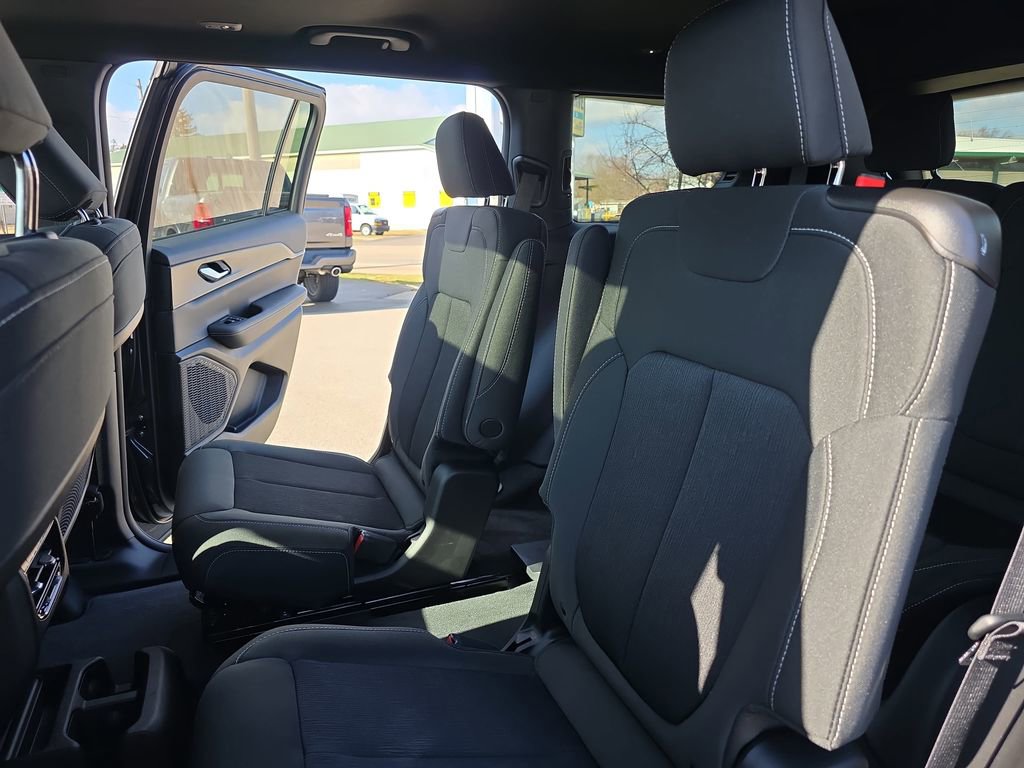 New 2026 Jeep Grand Cherokee L 4WD image 16