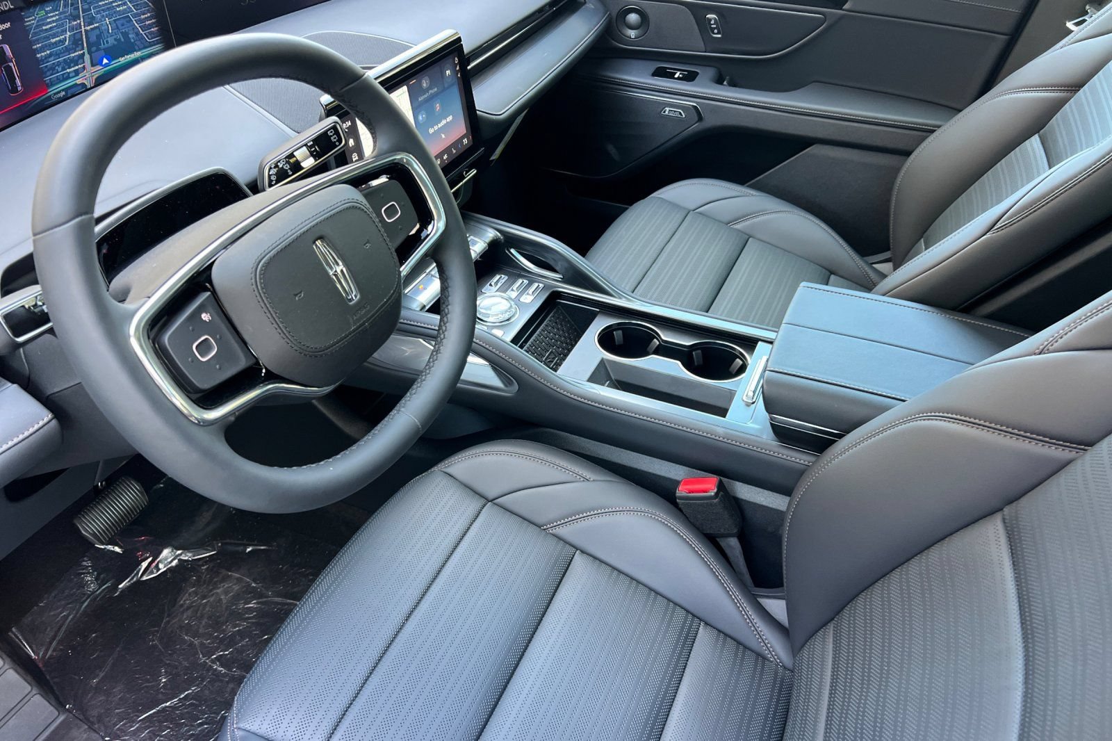 New 2026 Lincoln Nautilus Reserve w/ Jet Appearance Package AWD/4WD image 7