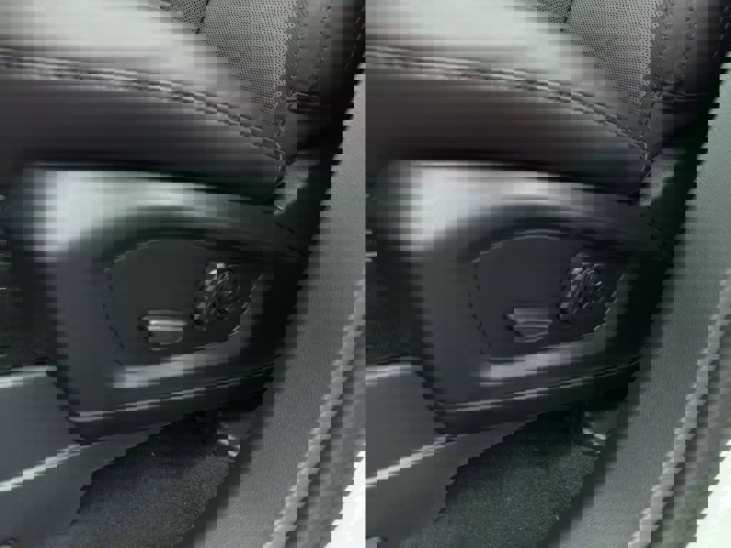 New 2026 Ford Explorer Platinum w/ LUX Leather Package image 15