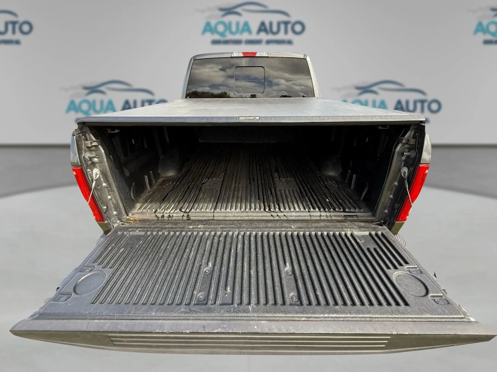 Used 2015 Ford F150 XLT w/ Equipment Group 302A Luxury RWD image 15