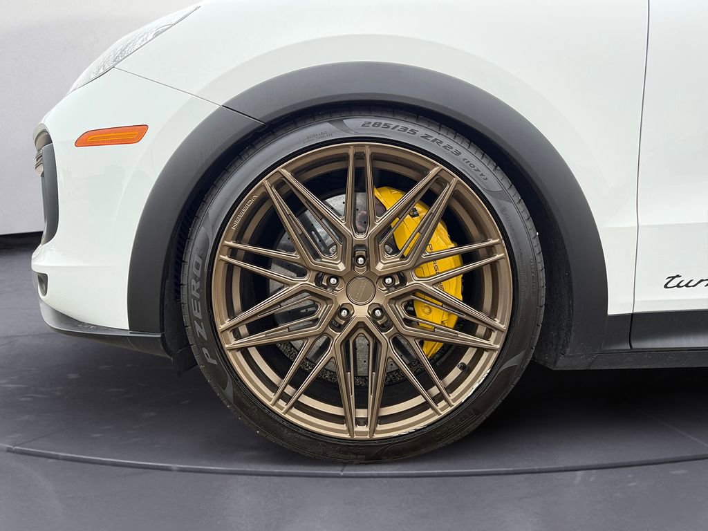 Used 2023 Porsche Cayenne Turbo GT AWD/4WD image 23