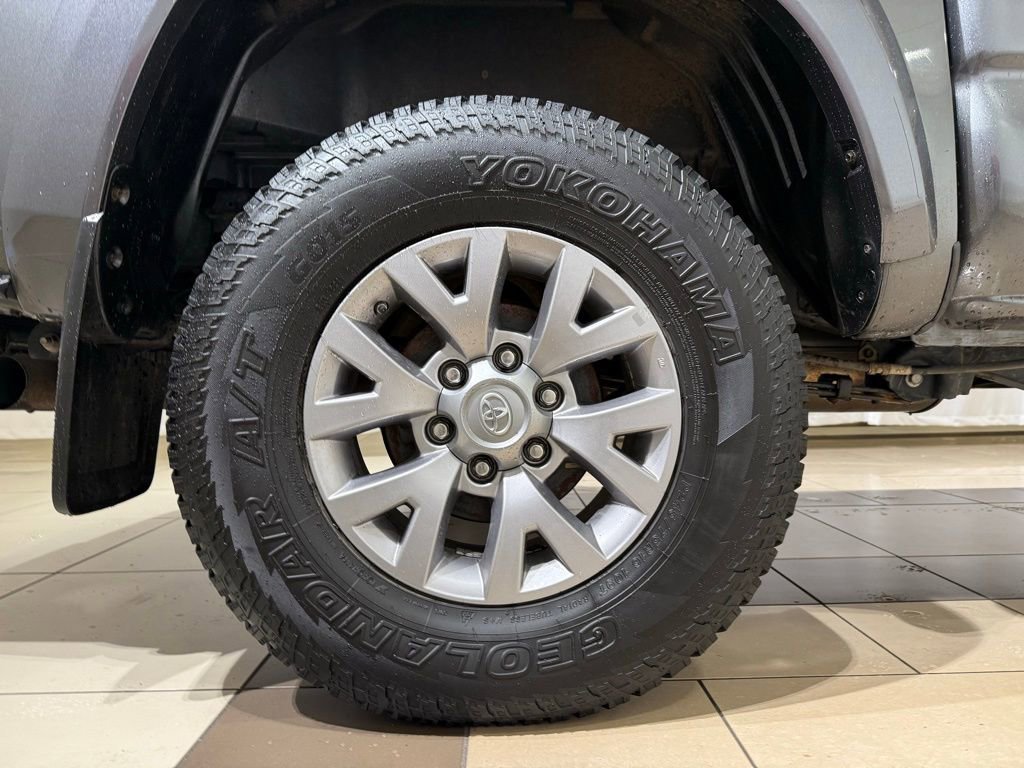 Certified 2019 Toyota Tacoma SR5 AWD/4WD image 8