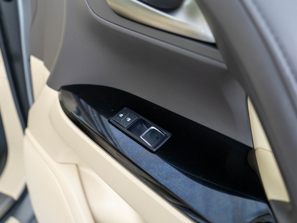 Used 2016 Lexus LX 570 4WD w/ Luxury Package image 9