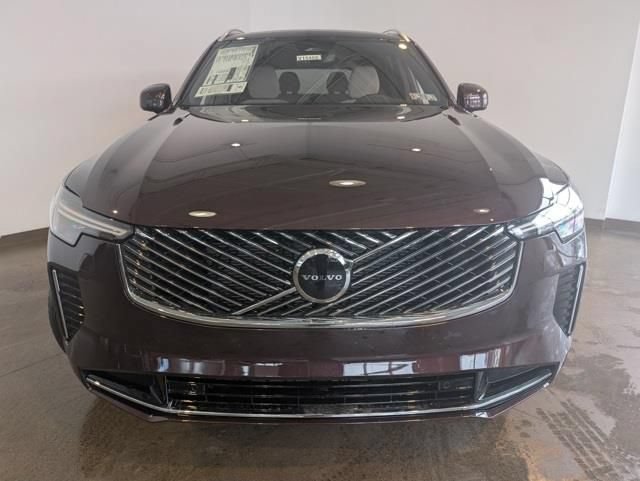 New 2026 Volvo XC90 B5 Core AWD/4WD image 2