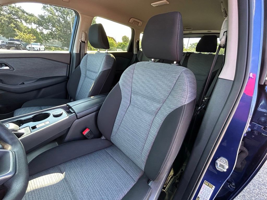 Used 2023 Nissan Rogue SV AWD/4WD image 18