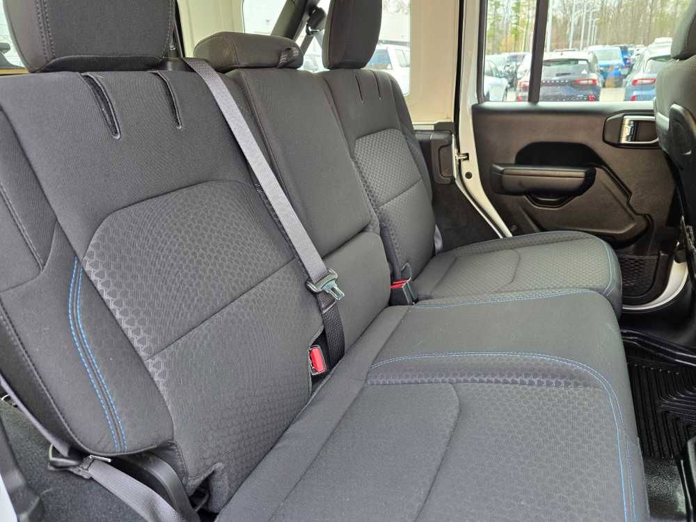 Used 2024 Jeep Wrangler Unlimited Rubicon 4xe image 27