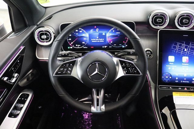 Used 2025 Mercedes-Benz GLC 300 4MATIC image 5