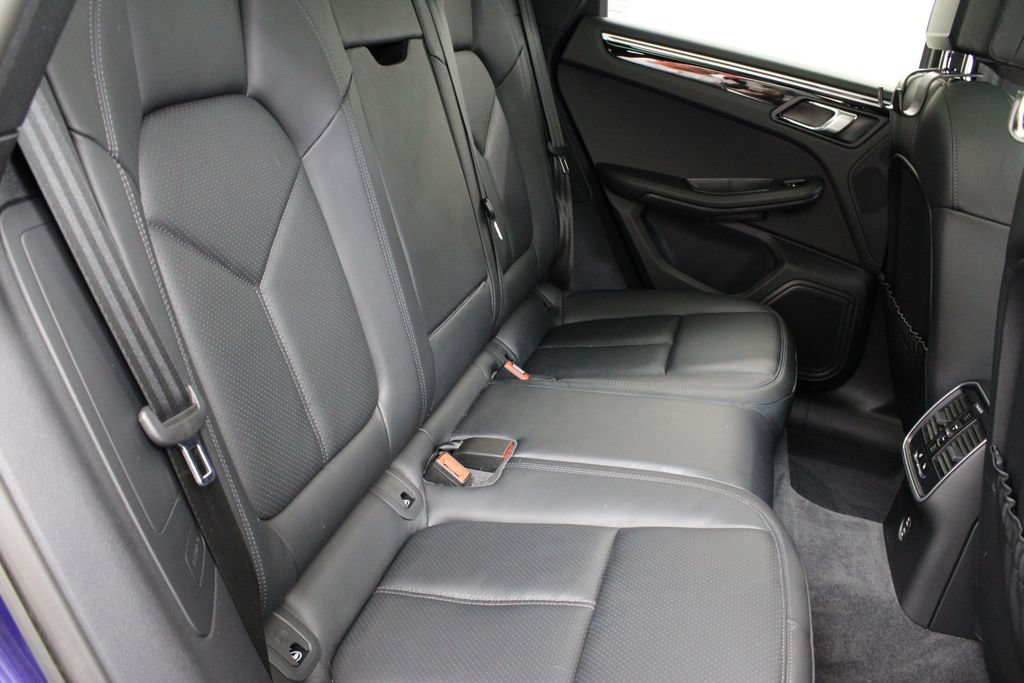 Certified 2023 Porsche Macan AWD/4WD image 26